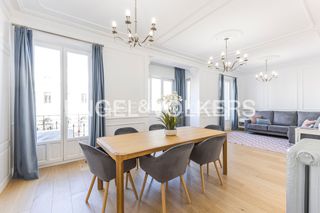Rent Flat  Doctor velasco. Espectacular piso exterior con balcones y  3 dormitorios junto a