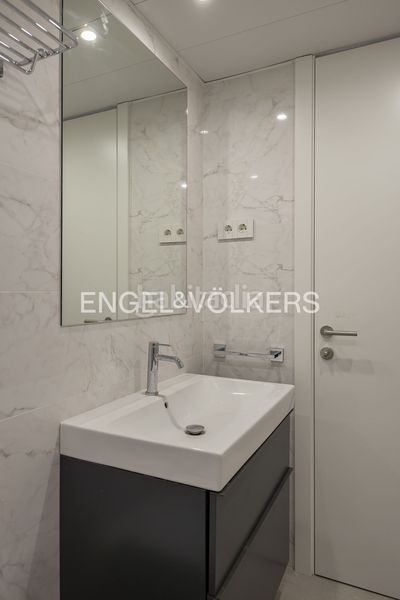 Foto 0c9c50e0-892a-4363-b1d1-1e7f1e7401cb. Pis amb calefacció aparcament piscina a Ríos Rosas-Nuevos Ministerios Madrid