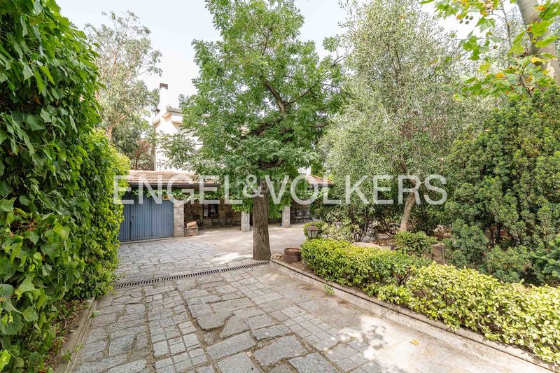 Foto 07b6c981-e1f1-470d-9d4d-dd52813d1b0d. Casa amb calefacció aparcament piscina a Parquelagos-Puente Nuevo Galapagar