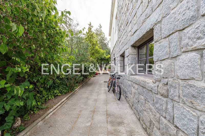 Foto 5ee50ec4-e0ed-46bc-83ae-f32997d99960. Casa amb calefacció aparcament piscina a Parquelagos-Puente Nuevo Galapagar