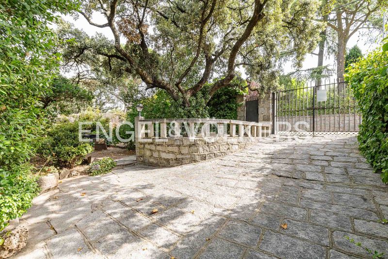 Foto d2febf55-38e7-44d3-8862-217d69991229. Casa amb calefacció aparcament piscina a Parquelagos-Puente Nuevo Galapagar