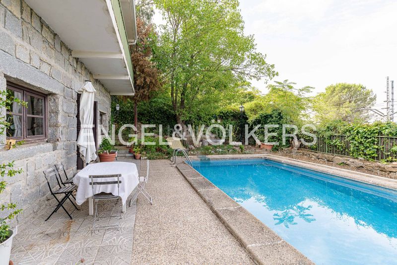 Foto ea43f3dd-1c27-4acf-8129-2ca59132ebdd. Casa amb calefacció aparcament piscina a Parquelagos-Puente Nuevo Galapagar