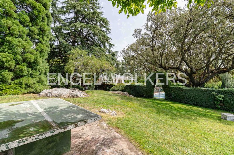 Foto a5aaa9e6-32cd-40f3-b5f5-681087268c8a. Pis amb calefacció aparcament piscina a Jardín de los Reyes-Parque Real Escorial (El)