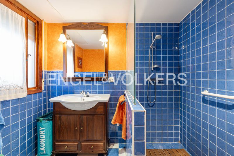 Foto c6dfb561-8437-4423-adc8-5ca3d1fff027. Pis amb calefacció aparcament piscina a Jardín de los Reyes-Parque Real Escorial (El)