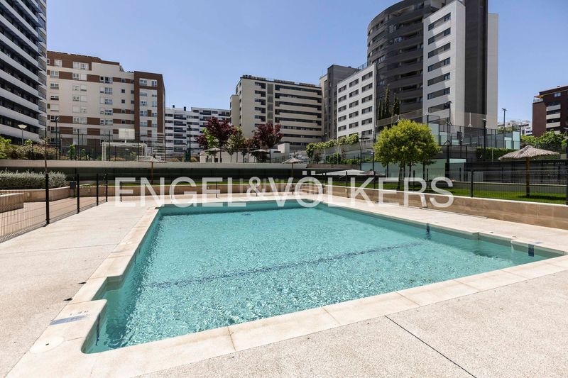 Foto ecc74b49-0c5f-4ad7-969b-05e20f243442. Pis amb calefacció aparcament piscina a Valdebebas - Valdefuentes Madrid
