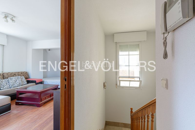 Foto 1ec2c5cd-8772-4f97-bd45-558a04afce05. Casa adossada amb calefacció aparcament a Salvador Madrid