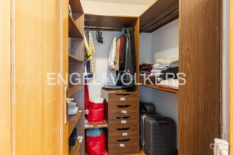 Foto 447d2f4f-6c49-4fa2-ac90-d607b5e9af04. Casa adossada amb calefacció aparcament a Salvador Madrid