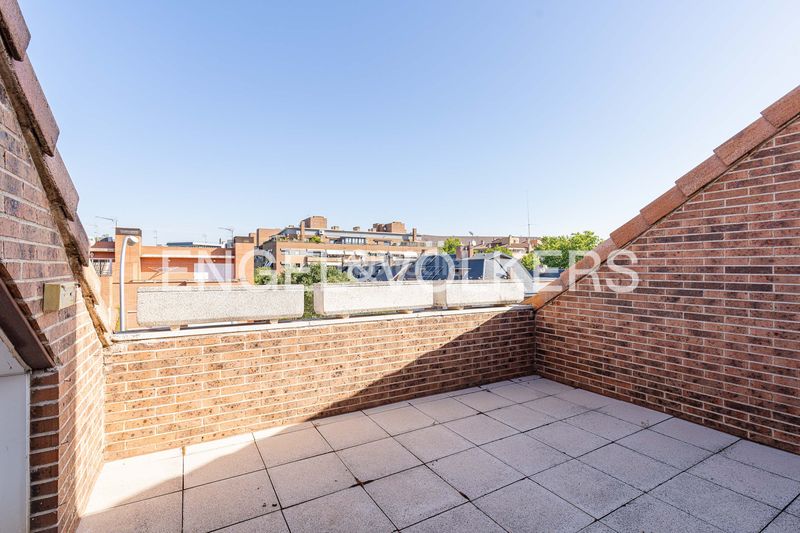 Foto ae290a2c-5277-4200-8f43-4a5151df3ee1. Casa adossada amb calefacció aparcament a Salvador Madrid