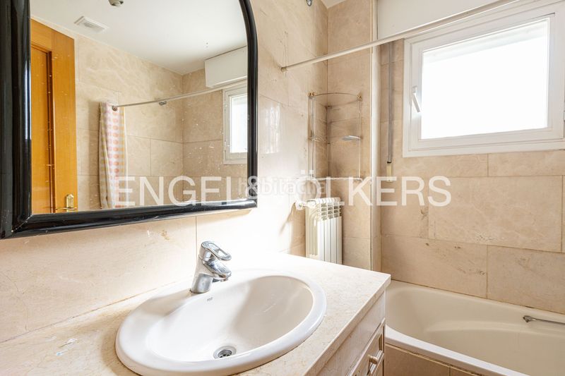 Foto b3d37a68-4bed-4242-9a5e-6945464d71a9. Casa adossada amb calefacció aparcament a Salvador Madrid
