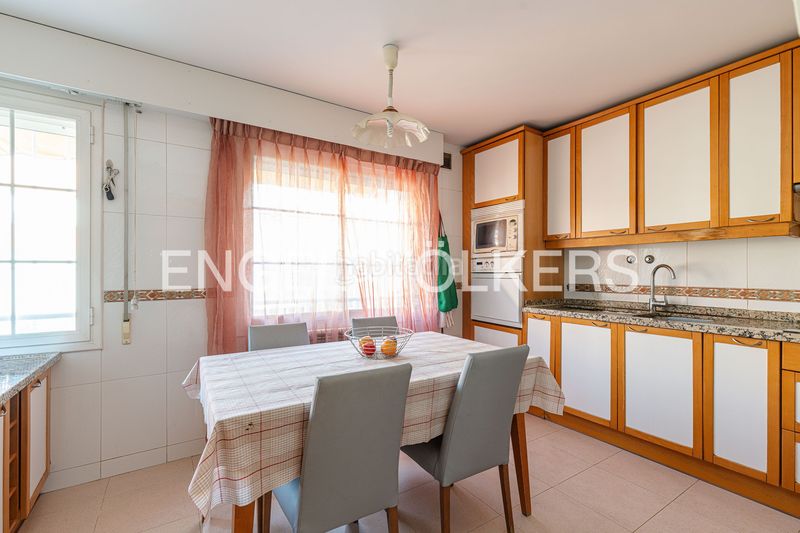 Foto b626fa42-8b05-4e9d-83ef-fba992528138. Casa adossada amb calefacció aparcament a Salvador Madrid