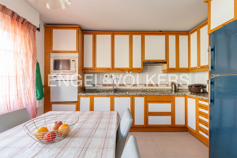 Foto ca48a4e4-7993-4ffa-a313-e49c7b0d816f. Casa adossada amb calefacció aparcament a Salvador Madrid