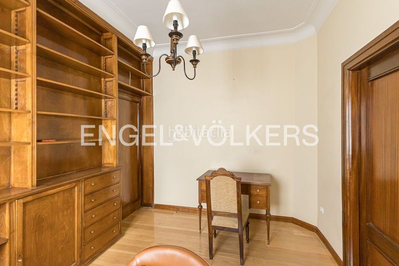 Foto a39031ef-1a62-4b24-a558-686261624a40. Pis amb calefacció aparcament a Vallehermoso Madrid
