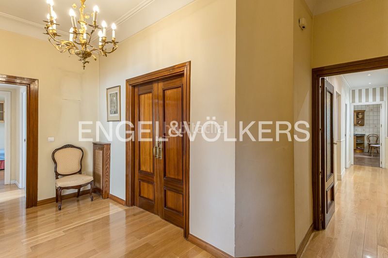 Foto d84d92d1-c74f-4c80-8f29-6d581853a477. Pis amb calefacció aparcament a Vallehermoso Madrid