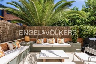 Rez-de-chaussée à Valdemarín. Exclusivo bajo reformado con terraza en valdemarin
