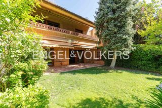 Affitto Casa a schiera in Urbanización Este-Montepríncipe. Exclusiva casa adosada con terraza en montepríncipe