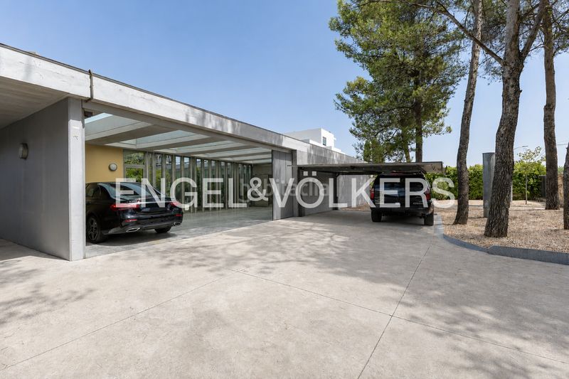 Foto 506ffb6b-5c56-4e0a-837d-e9d6a230d65c. Casa amb calefacció aparcament piscina a Valdemarín Madrid