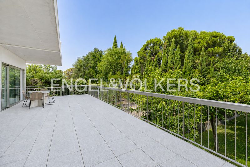 Foto a1b2c1c4-c6d1-4d0c-83e2-29b78a236b62. Casa amb calefacció aparcament piscina a Valdemarín Madrid