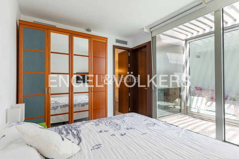 Foto c24aa8e1-3340-4149-beff-b4932de83d0c. Casa amb calefacció aparcament piscina a Valdemarín Madrid