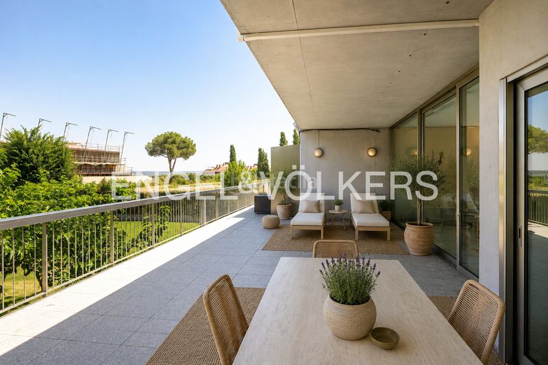 Foto c78f90d5-a8bc-434c-91eb-0e506881207b. Casa amb calefacció aparcament piscina a Valdemarín Madrid