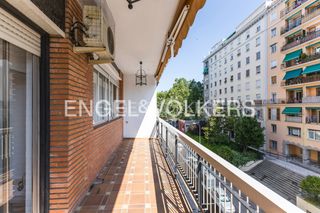 Rent Flat  Amado nervo. Luminoso piso en calle amado nervo