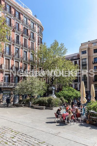 Foto 339360c4-db14-4cf8-89c7-e5f56dfbe8f3. Àtic amb calefacció a Justicia-Chueca Madrid