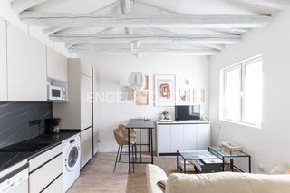 Miete Etagenwohnung  Atocha. Confortable apartamento de un dormitorio en calle atocha en alqu