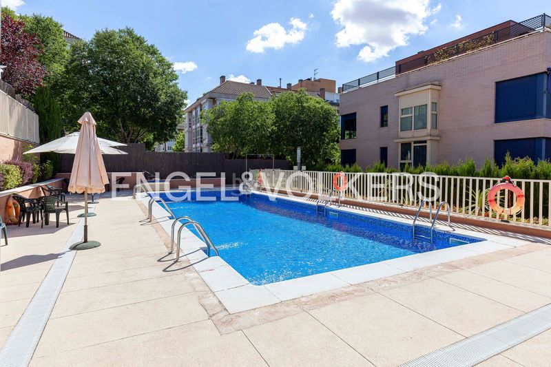 Foto 2a348efe-6381-434c-8f83-1227ec4dc348. Pis amb calefacció aparcament piscina a Corralejos-Campo de las Naciones Madrid