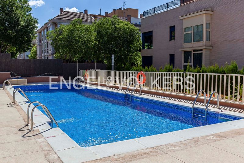 Foto fb435dcc-71f8-4720-ad64-fe40c7b87288. Pis amb calefacció aparcament piscina a Corralejos-Campo de las Naciones Madrid