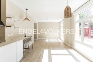 Affitto Piano terra in La Paz. Exclusivo bajo exterior, reformado y bañado en luz natural en el
