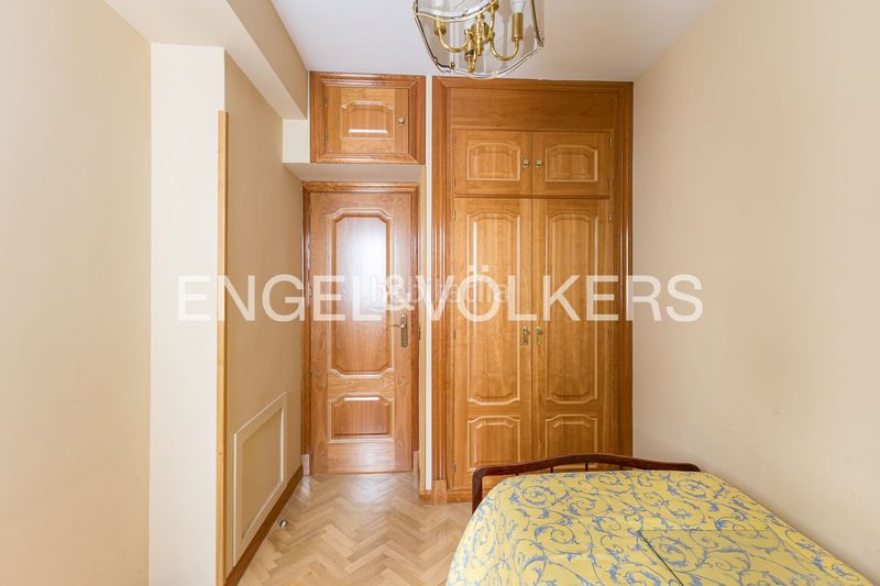 Foto 5a7fcd6b-808a-435b-b842-a08f5228e7c4. Pis amb calefacció a Niño Jesús Madrid