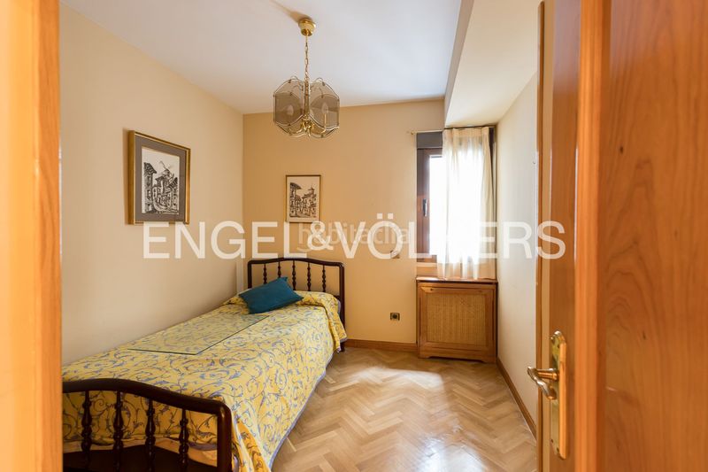 Foto 62711b67-e253-4b4d-9145-9616877a73de. Pis amb calefacció a Niño Jesús Madrid