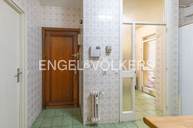 Foto fa3c200c-9695-4621-ad4a-318c5dd57bde. Pis amb calefacció aparcament a Cuatro Caminos - Azca Madrid