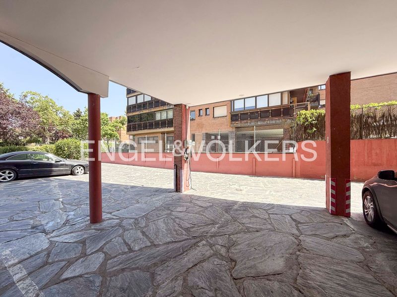 Foto 606b74d4-3e89-4283-976d-cb1c1fd00b2a. Àtic amb calefacció aparcament piscina a San Pascual Madrid