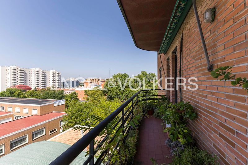Foto ab40c912-326d-4de8-974f-286badd51833. Àtic amb calefacció aparcament piscina a San Pascual Madrid