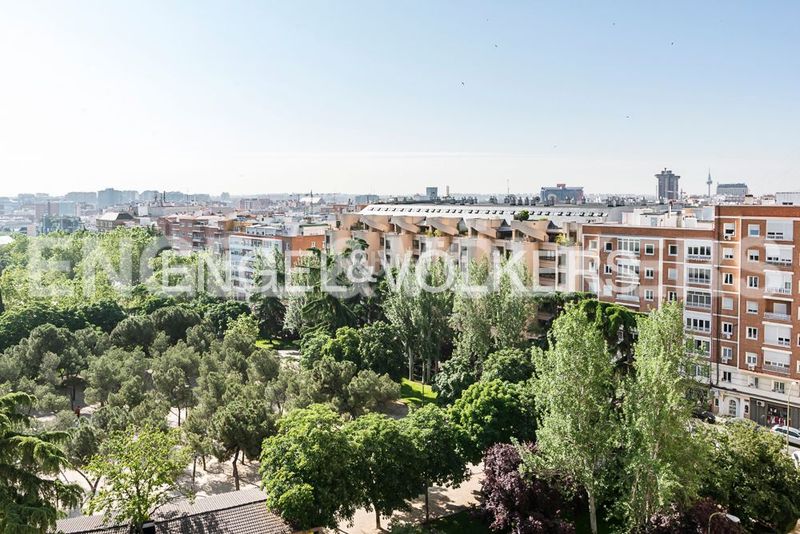 Foto a838d232-f317-4b17-aa72-86f6010dc12a. Pis amb calefacció aparcament piscina a Ciudad Jardín Madrid