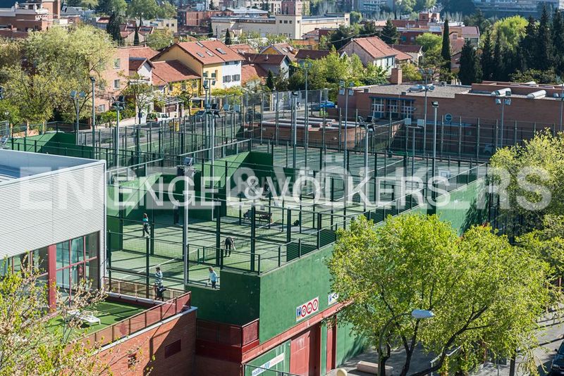 Foto f2a19e3f-eda4-466b-8a8b-6835c7161fad. Pis amb calefacció aparcament piscina a Ciudad Jardín Madrid