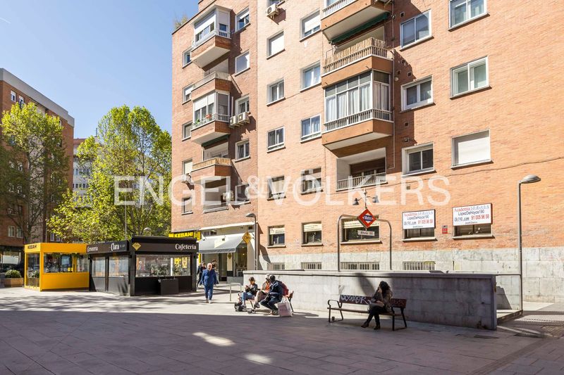 Foto 3e8f4f70-8422-48c5-8e57-83359df1becc. Pis amb calefacció aparcament a Prosperidad Madrid