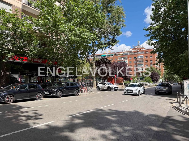 Foto fcff79f6-8c53-4d12-a8c9-071ac7f7e70c. Pis amb calefacció aparcament a Prosperidad Madrid