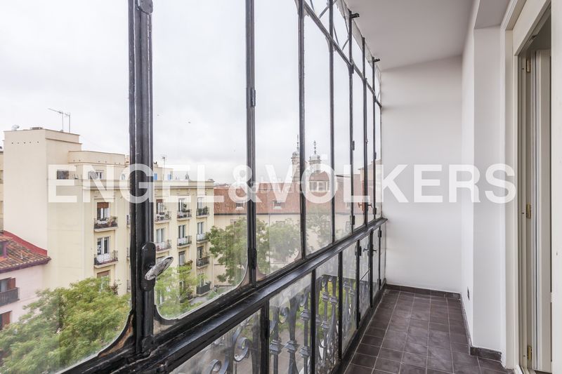 Foto 1861741c-ef10-45a1-8756-568718d5f2b7. Lloguer àtic amb calefacció a Palacio Madrid