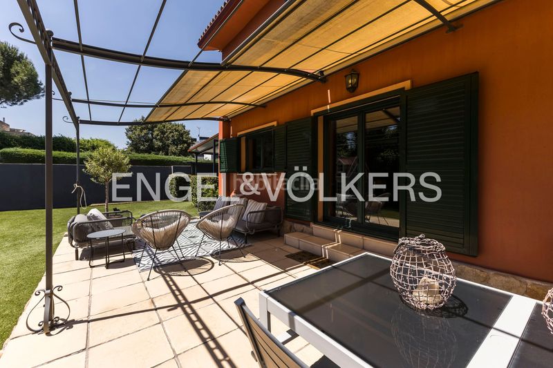 Foto 5fa94457-397c-44f4-9fdf-91fa46bec18d. Casa adossada amb calefacció aparcament piscina a Boadilla del Monte