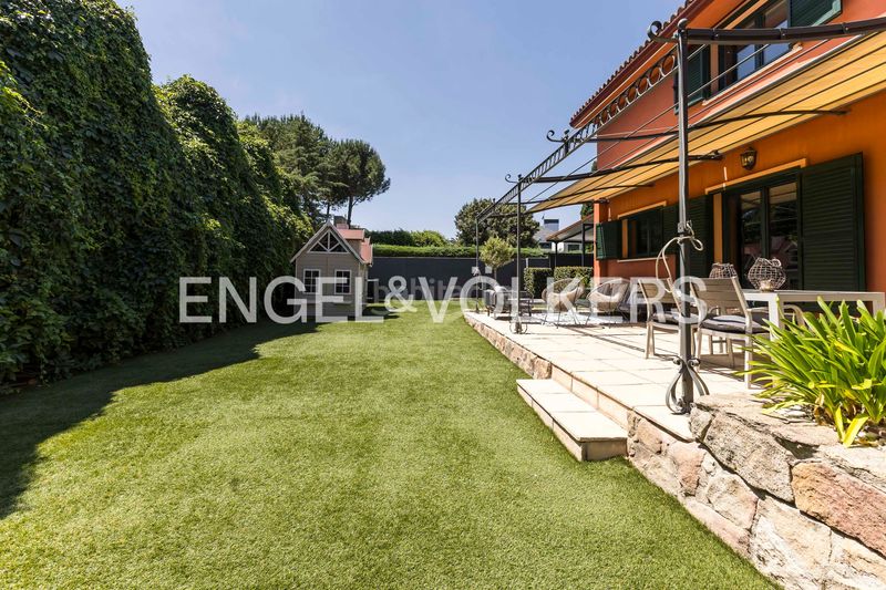 Foto af51bd3d-7672-4722-b234-84d74aae5a09. Casa adossada amb calefacció aparcament piscina a Boadilla del Monte