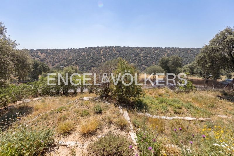 Foto 0f6ae80b-bd40-44a8-94fd-07c5497873d6. Casa amb calefacció aparcament piscina a Cerro Alarcón Valdemorillo