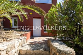 Haus in Cerro Alarcón. Chalet indepediente con vistas al parque natural en valdemorillo