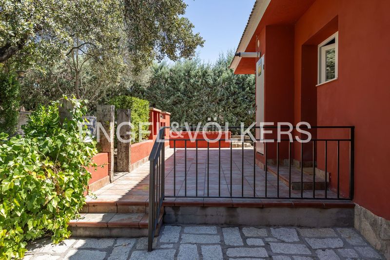 Foto 7a457925-9736-4ff2-a0d1-e17cbd9aeffe. Casa amb calefacció aparcament piscina a Cerro Alarcón Valdemorillo