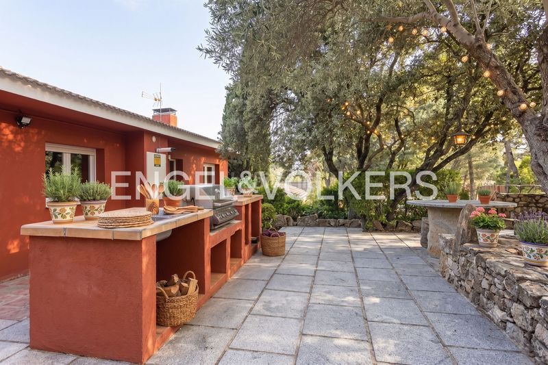 Foto b1f81199-5bc3-4941-8e43-60e0dd27f452. Casa amb calefacció aparcament piscina a Cerro Alarcón Valdemorillo