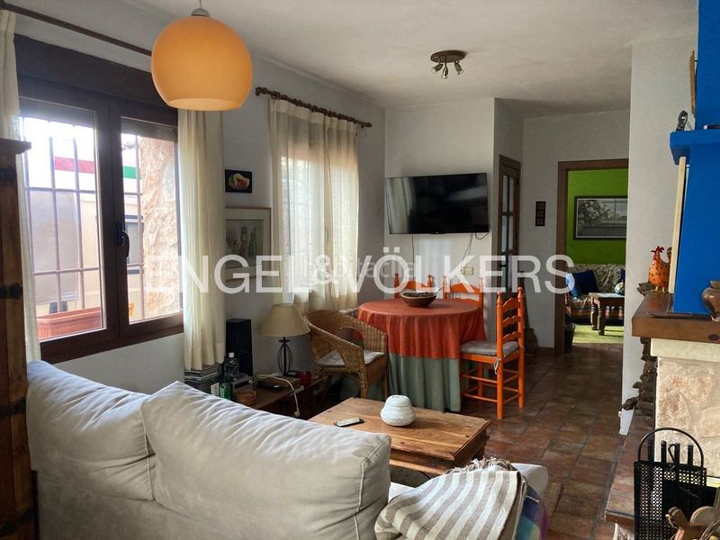 Foto a0a078eb-e6b6-4ade-9f68-10287abd4d68. Casa adossada amb calefacció a Prádena
