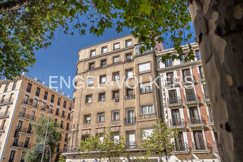 Foto 57f0cfea-12f4-4ed9-b51d-72329485672e. Pis amb calefacció a Argüelles Madrid
