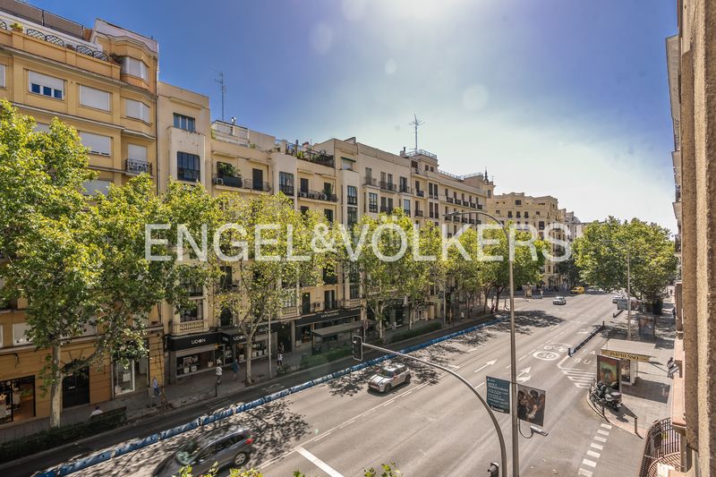 Foto b1163ba8-78ce-4fa0-aa7e-fbca44dc68b3. Pis amb calefacció a Argüelles Madrid