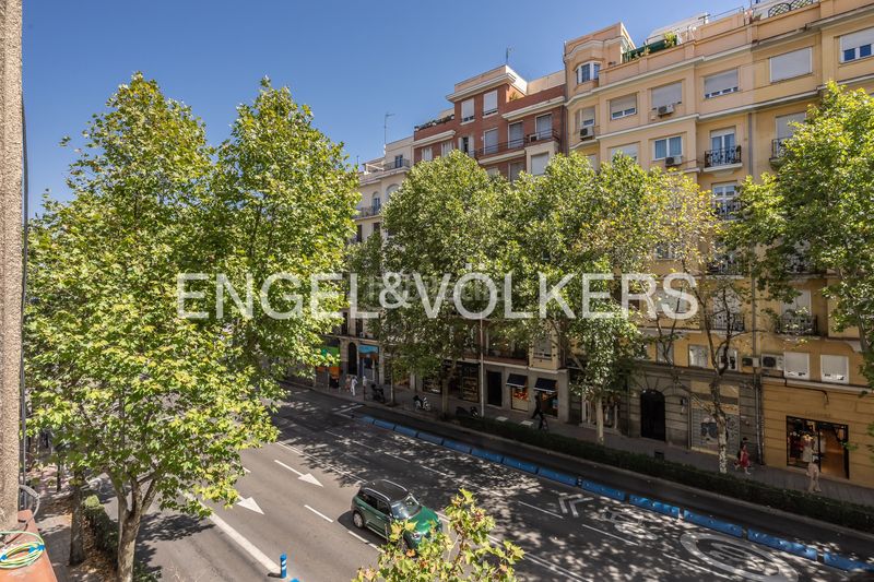 Foto b869df0f-a375-41e7-a2ef-d2a63463d112. Pis amb calefacció a Argüelles Madrid