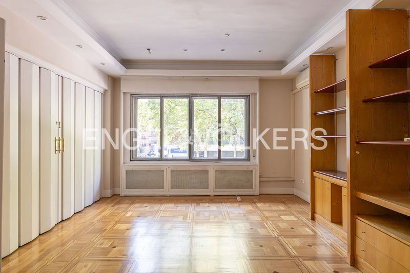 Foto b7e39af0-ae1d-4912-855f-e6be3d183438. Pis amb calefacció aparcament a Vallehermoso Madrid